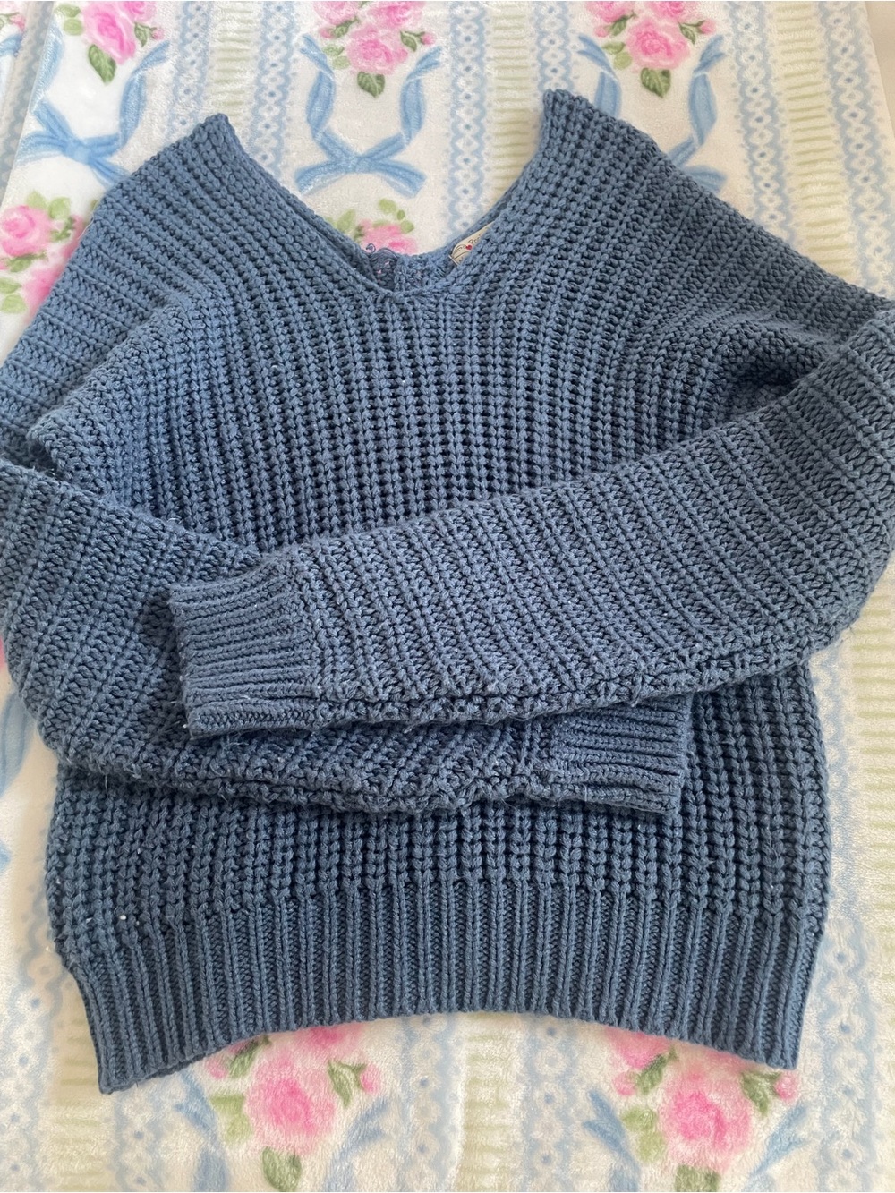 Classic V-Neck Chunky Knit Sweater in Slate Blue